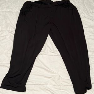 Black polyester/spandex dress pants